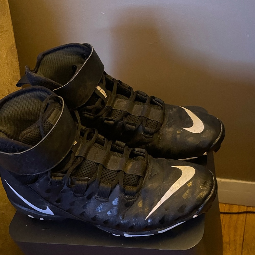 Nike men’s football cleats